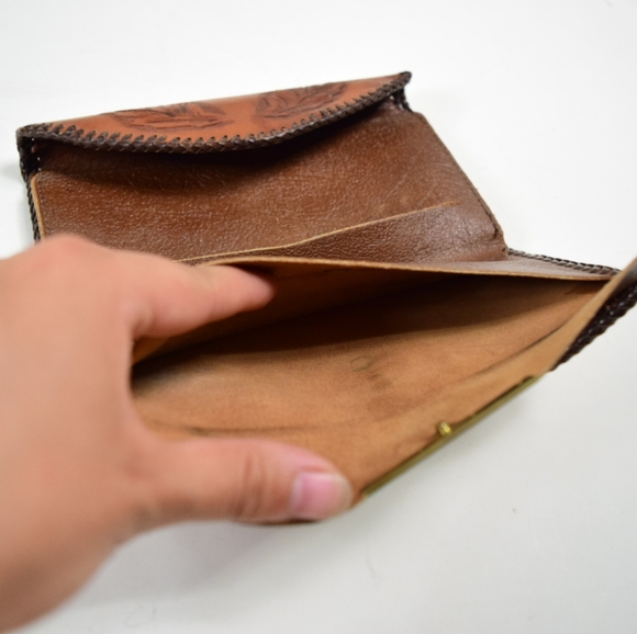 LEATHER TOOLED WALLET/CHECKBOOK HOLDER - Picture 6 of 6